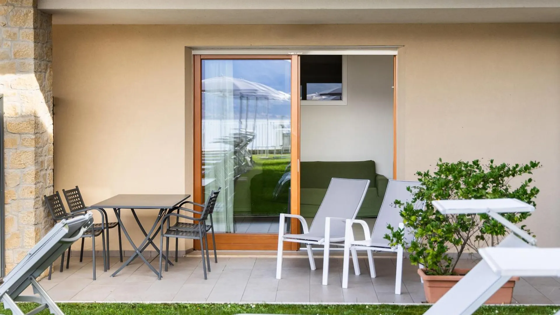 Residence La Corte Danese Torri Del Benaco Apart Otel