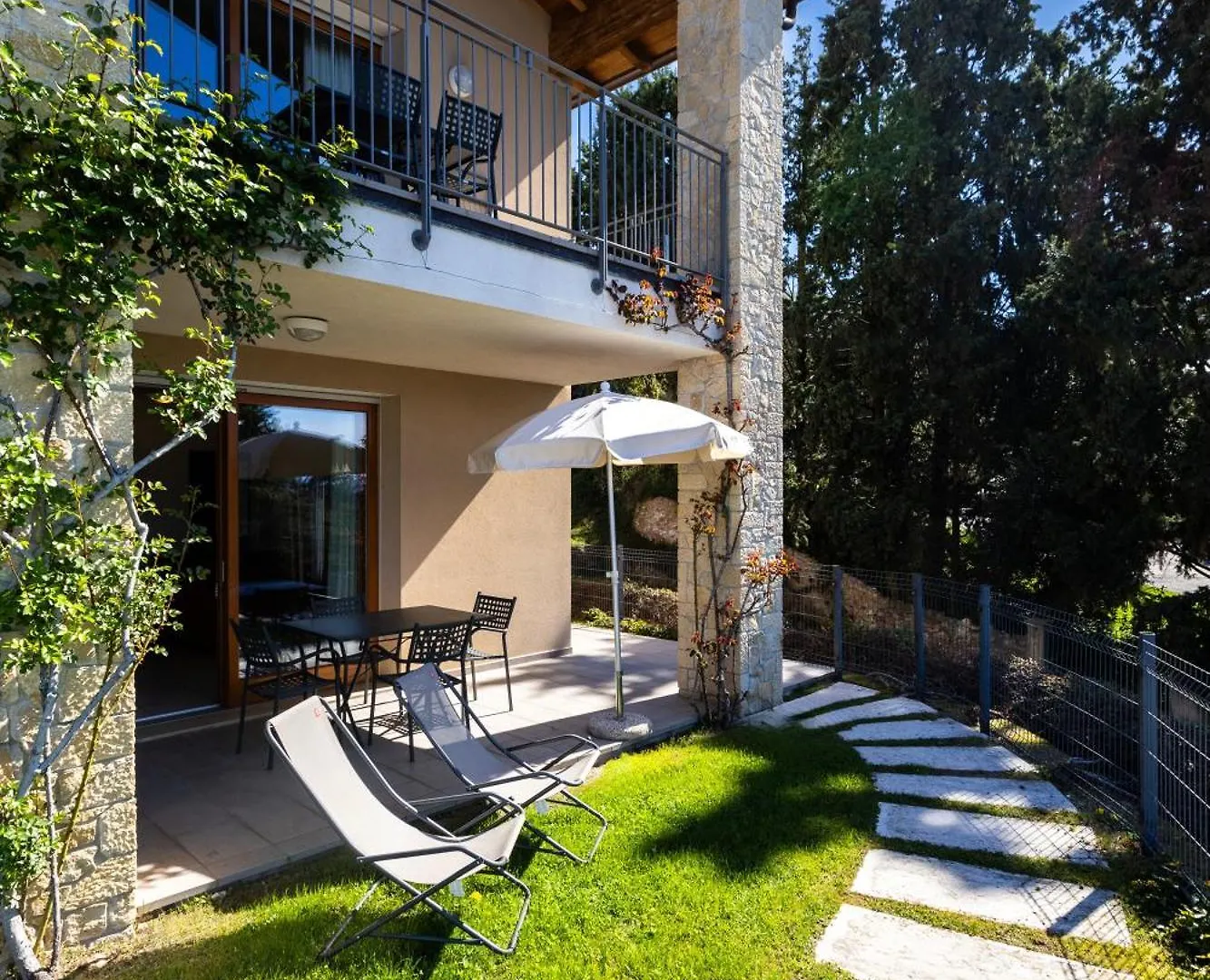 Residence La Corte Danese Torri Del Benaco 2*,
