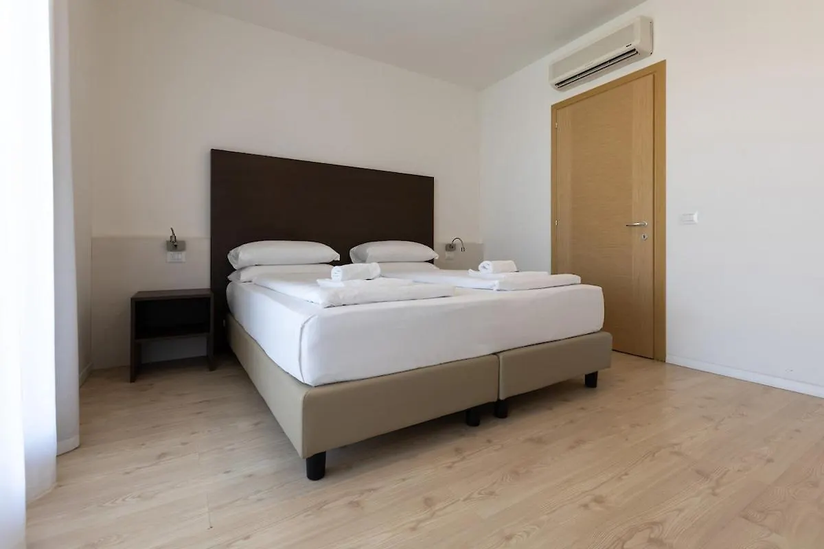 Residence La Corte Danese Torri Del Benaco İtalya