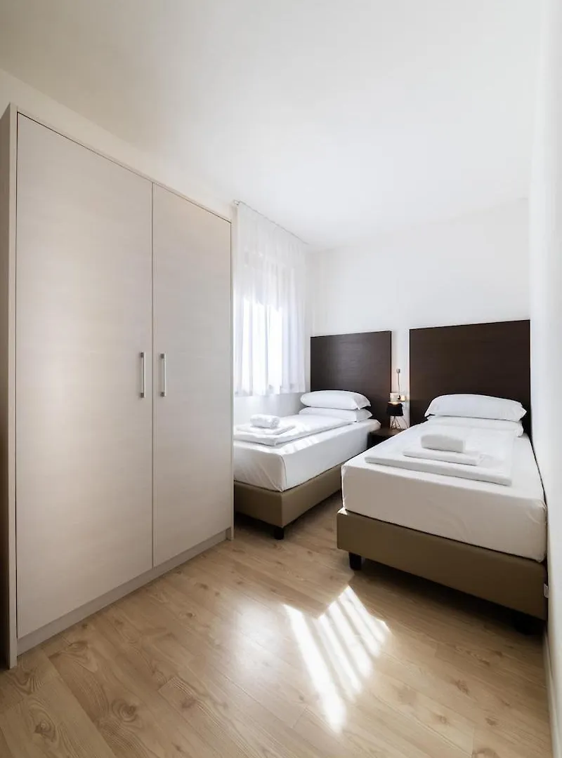 Residence La Corte Danese Torri Del Benaco Apart Otel