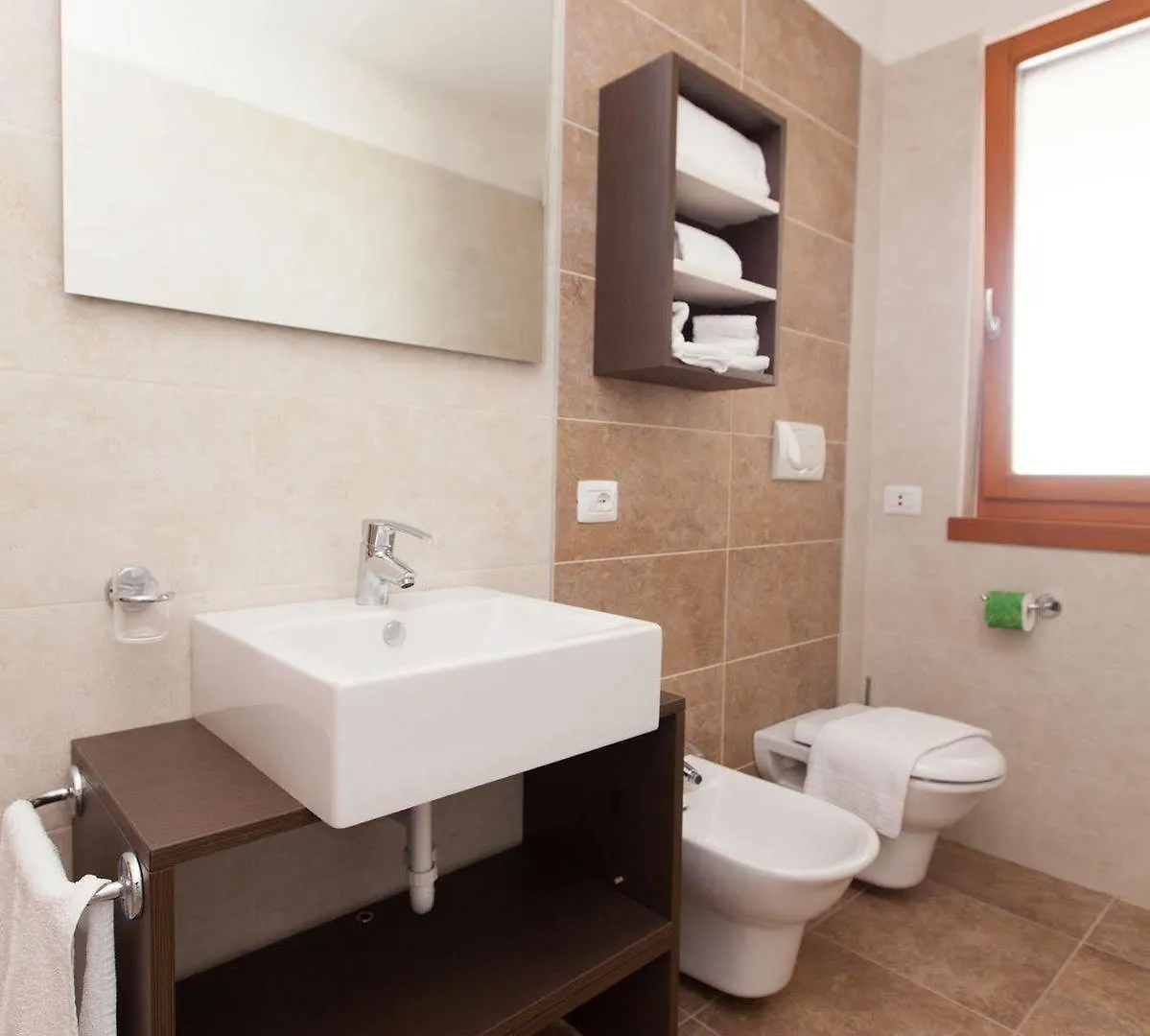 Residence La Corte Danese Torri Del Benaco 2*,