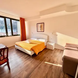 Victoria Royal Garden 3*, Como Italien